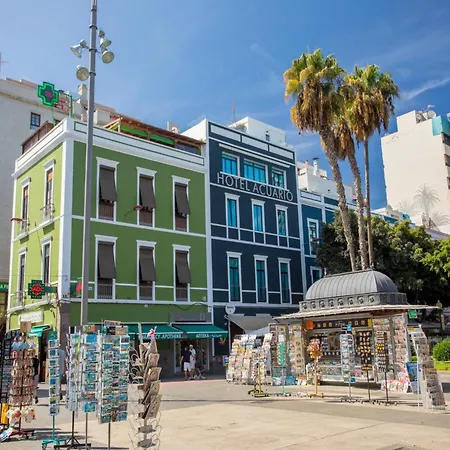 In Palmas Near Canteras Las Palmas
